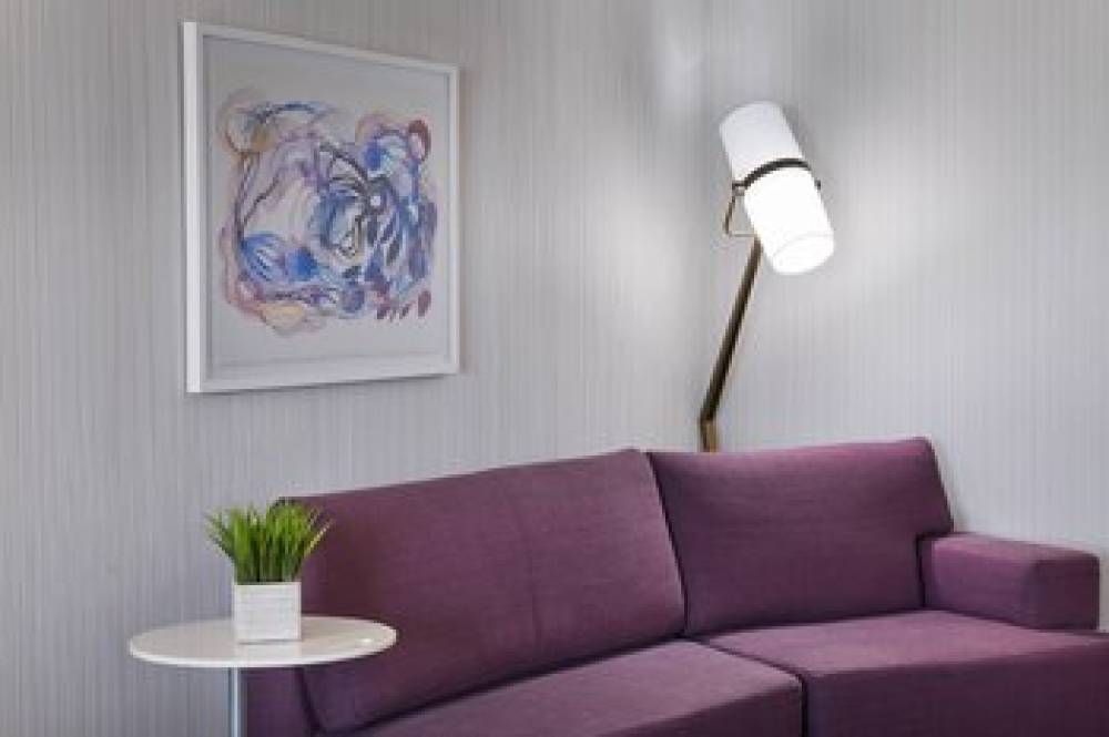 Delta Hotels By Marriott Detroit Novi 8