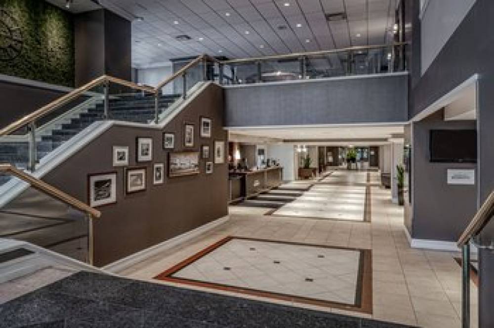 Delta Hotels By Marriott Montreal 3