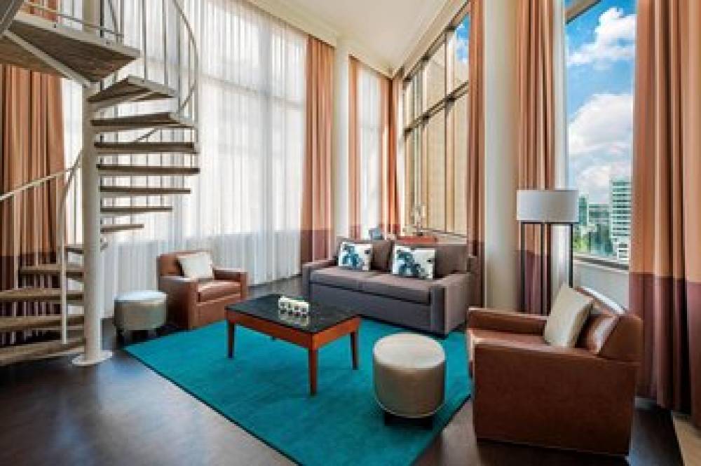 Delta Hotels By Marriott Richmond Downtown 8