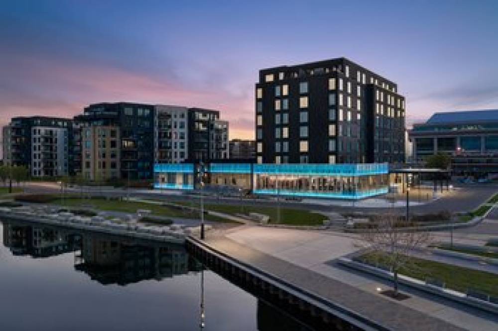 Delta Hotels By Marriott Thunder Bay 2