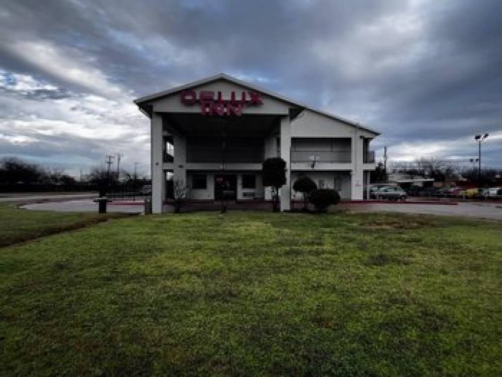 Deluxe Inn Motel By OYO Grand 1