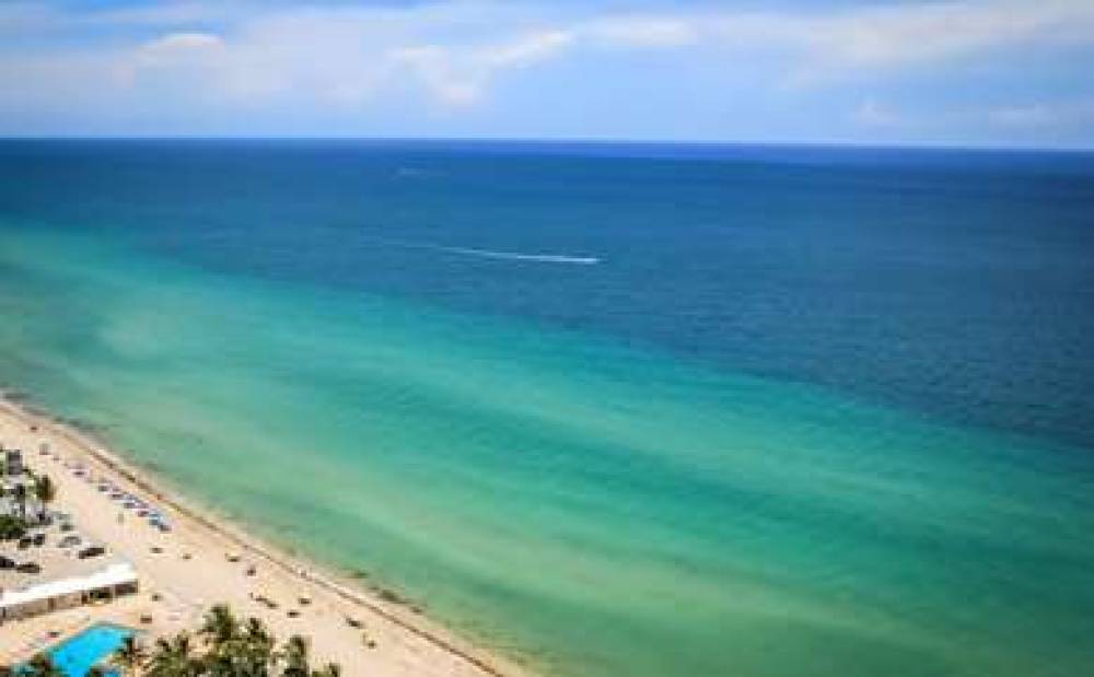 DIMPLOMAT BEACH RST CURIO BY HILTON 4