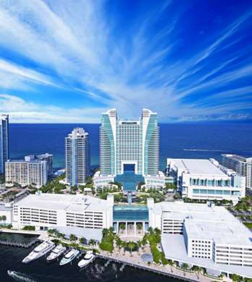 DIMPLOMAT BEACH RST CURIO BY HILTON 5