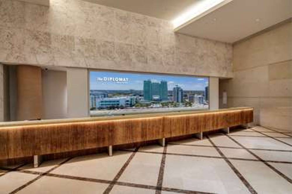DIMPLOMAT BEACH RST CURIO BY HILTON 9