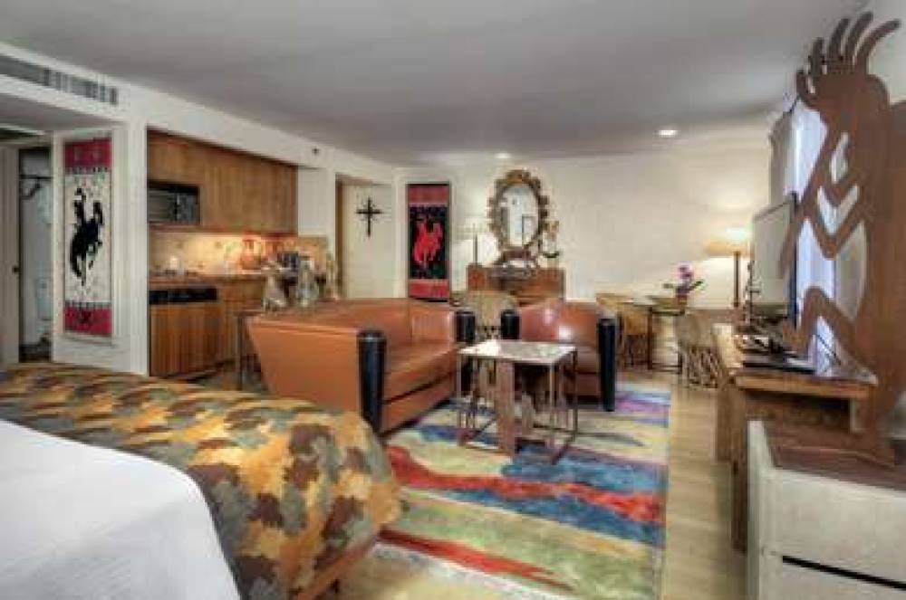 Dinahs Garden Hotel 2