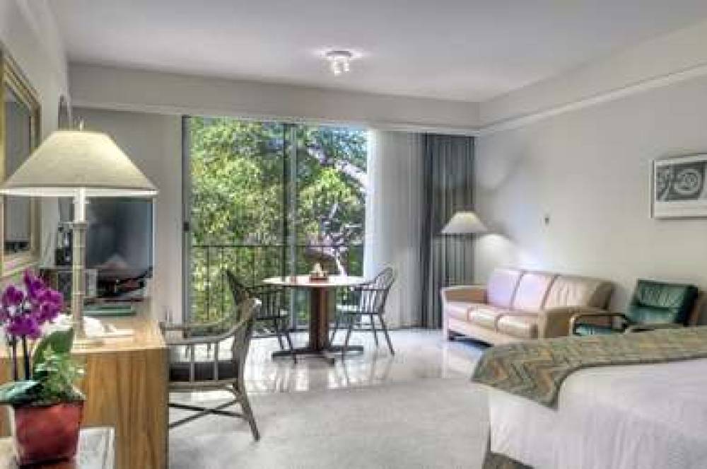Dinahs Garden Hotel 5