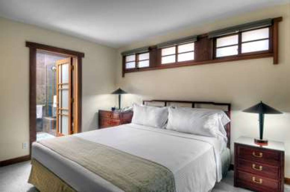 Dinahs Garden Hotel 9