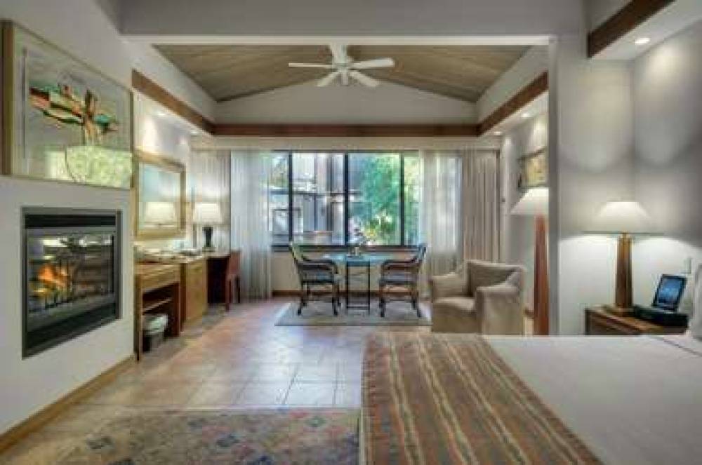 Dinahs Garden Hotel 7