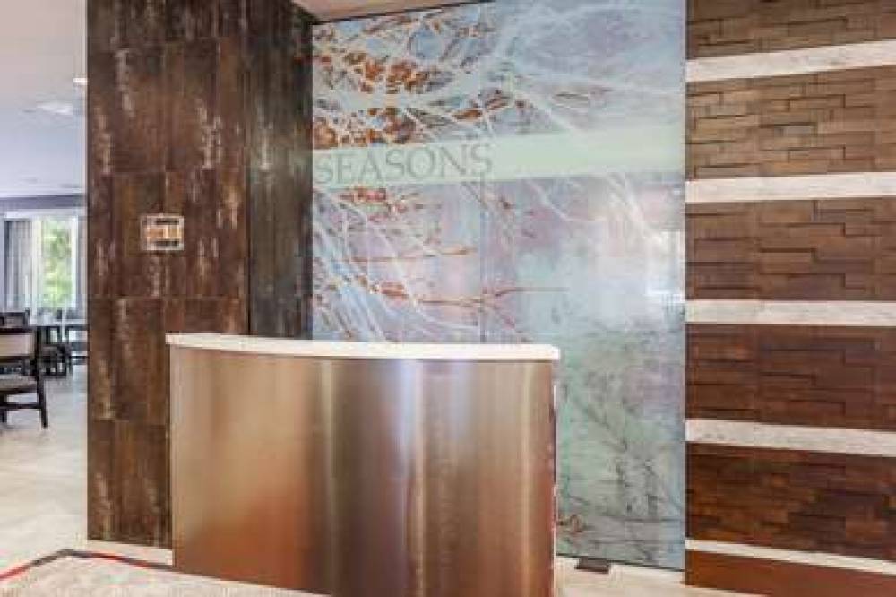 DoubleTree By Hilton Atlanta-Airport 8