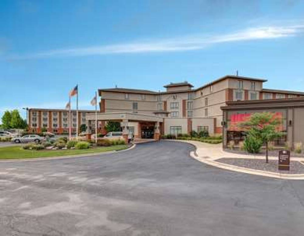 DoubleTree By Hilton Bloomington 1