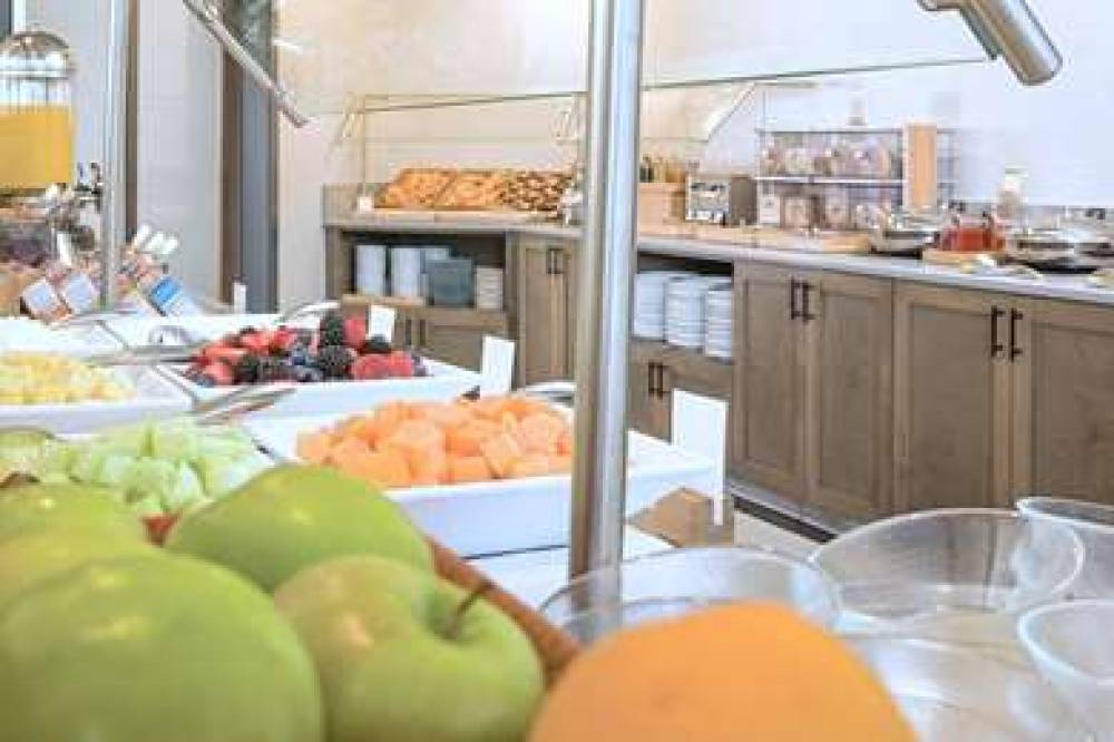 DOUBLETREE BY HILTON BOSTON - ROCKL 2