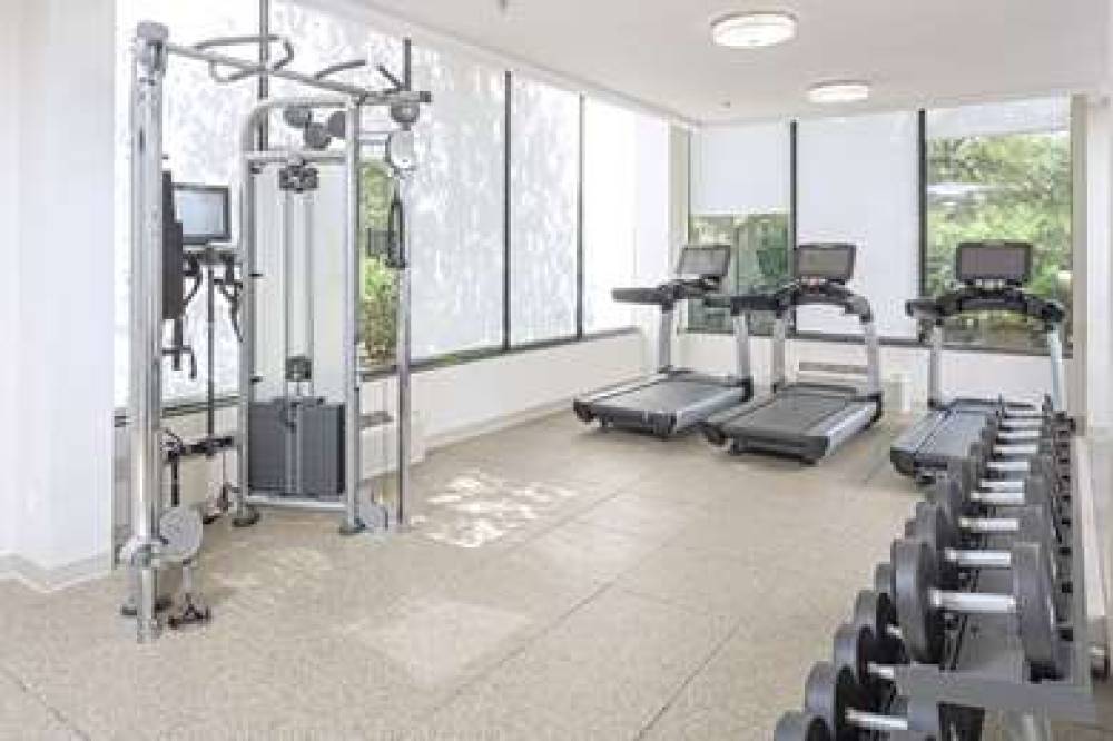 DOUBLETREE BY HILTON BOSTON - ROCKL 1