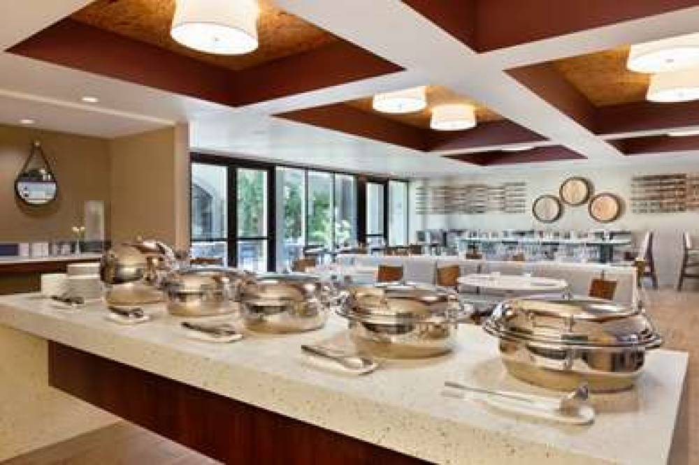 DoubleTree By Hilton Campbell - Pruneyard Plaza 10