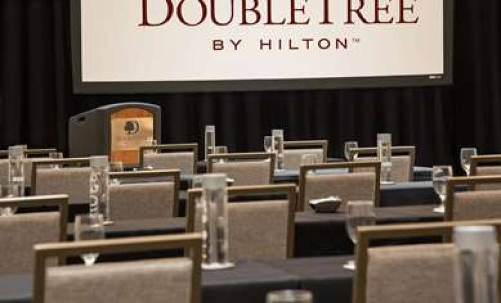 DoubleTree By Hilton Chicago Oakbrook 5