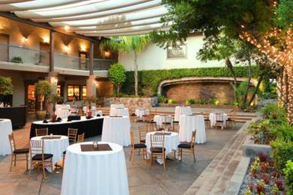 DoubleTree By Hilton Claremont 3