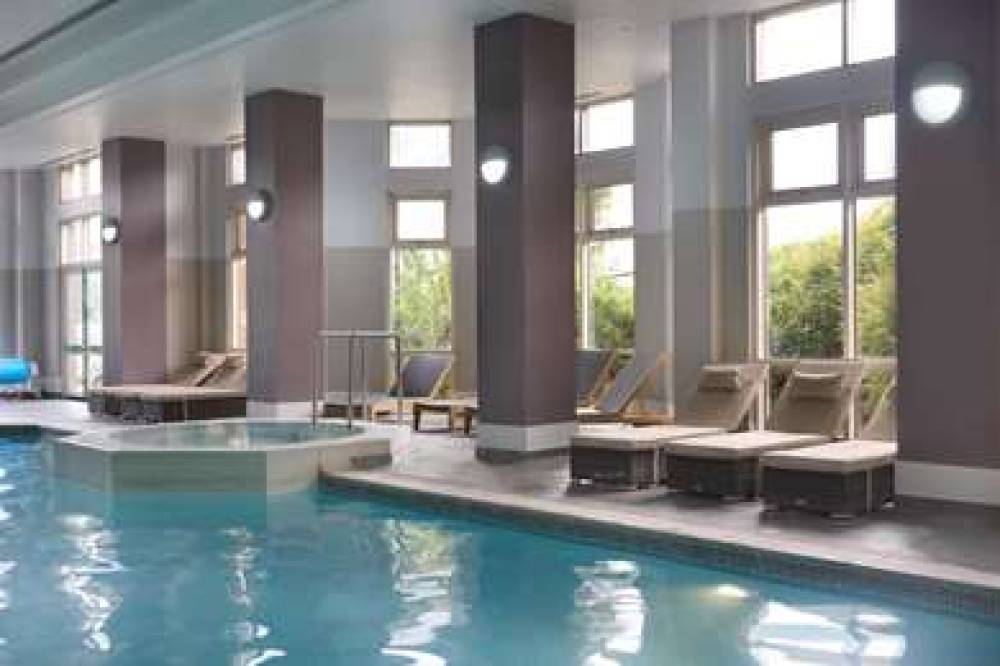 DOUBLETREE BY HILTON DARTFORD BRIDG 4