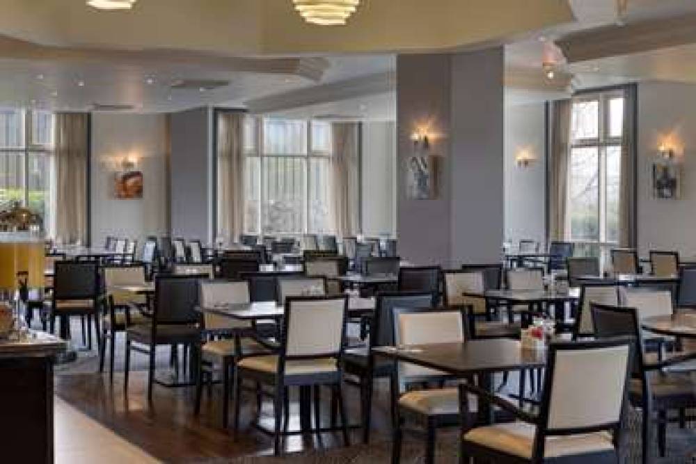 DOUBLETREE BY HILTON DARTFORD BRIDG 10