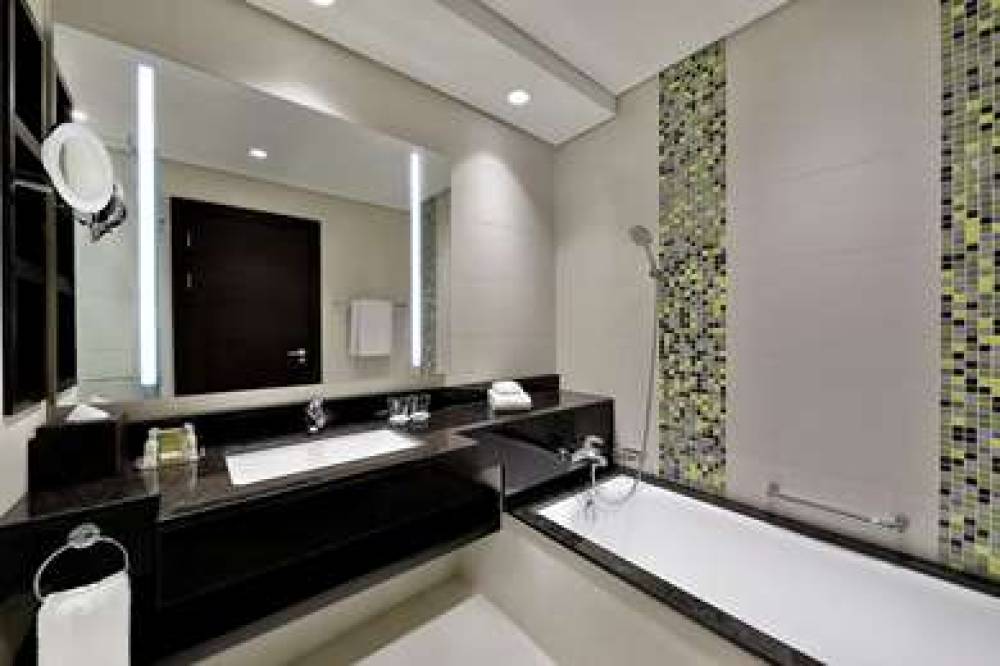 DOUBLETREE BY HILTON DOHA - AL SADD 9