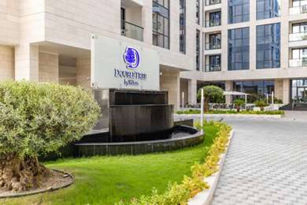 DOUBLETREE BY HILTON DOHA DOWNTOWN 4