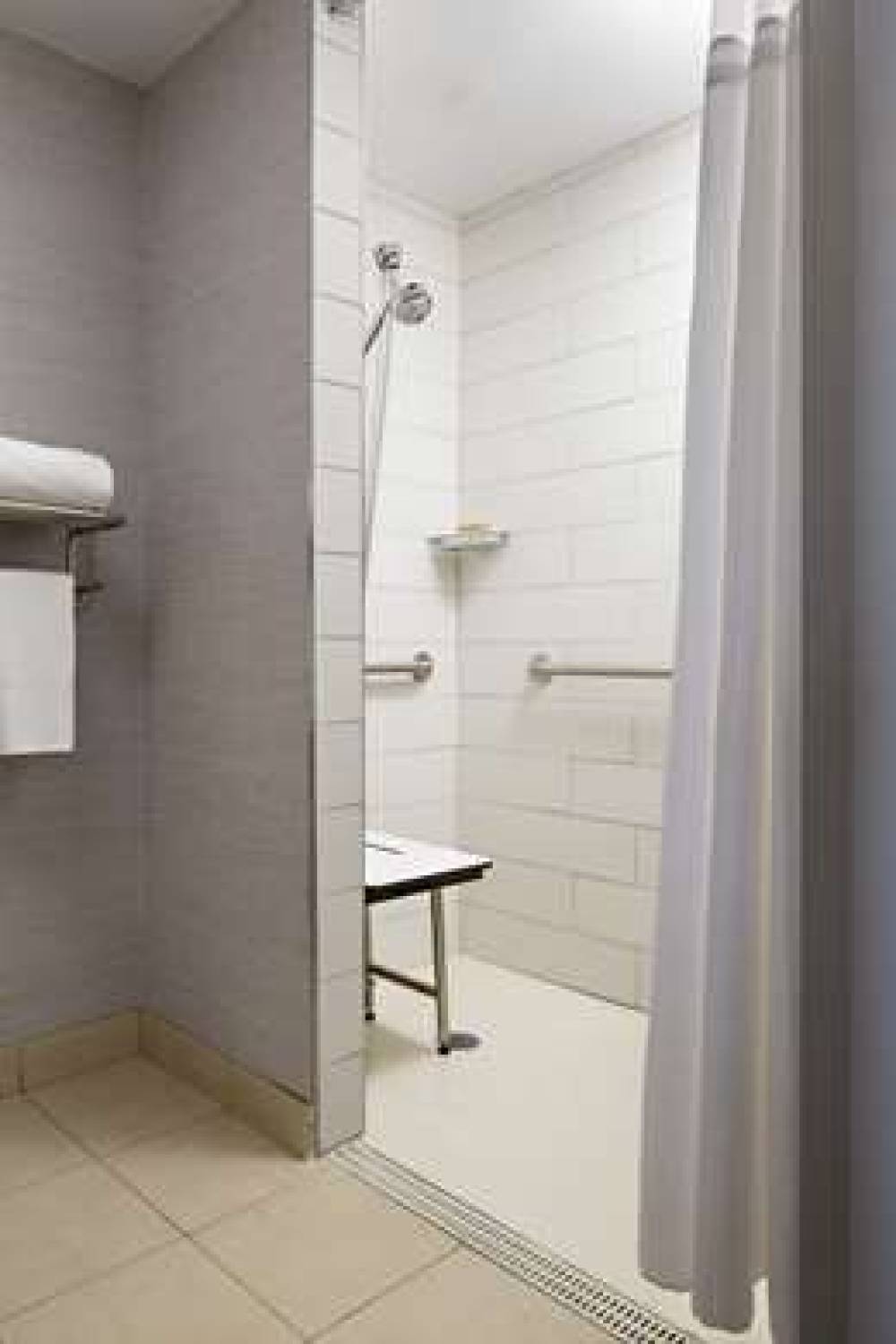 DOUBLETREE BY HILTON FAIRFIELD 4