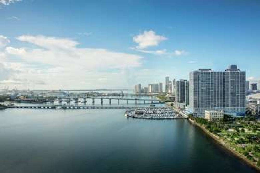DoubleTree By Hilton Grand Hotel Biscayne Bay 8