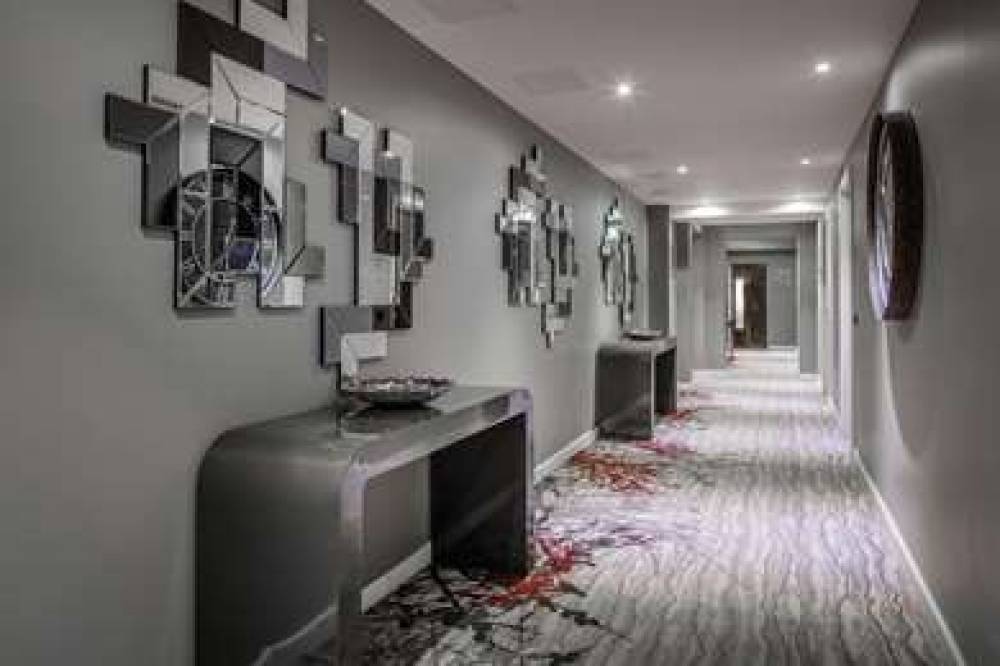 DOUBLETREE BY HILTON GREENWICH 3