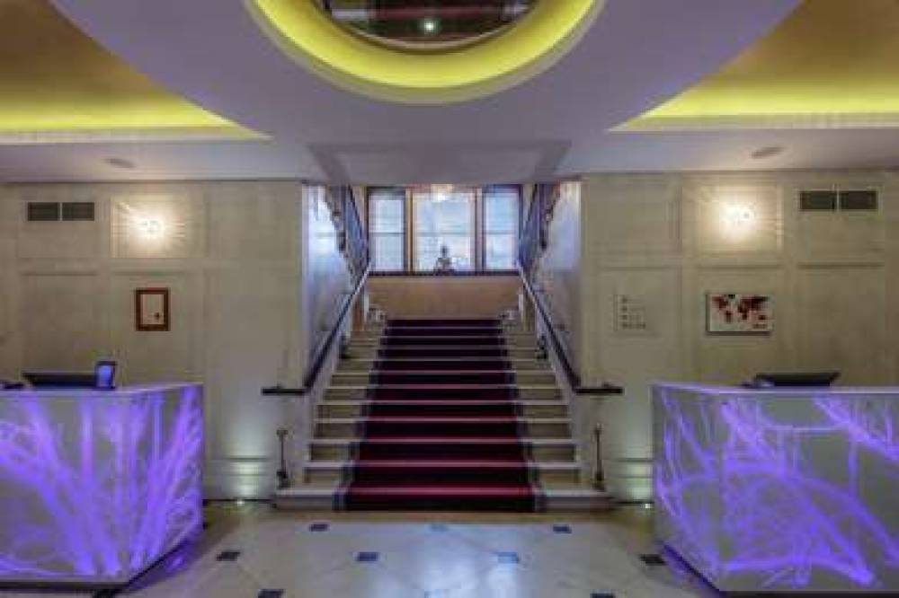DOUBLETREE BY HILTON GREENWICH 4