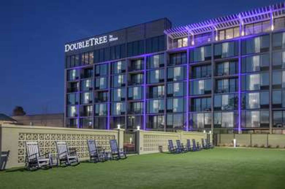 DOUBLETREE BY HILTON HOT SPRINGS 6