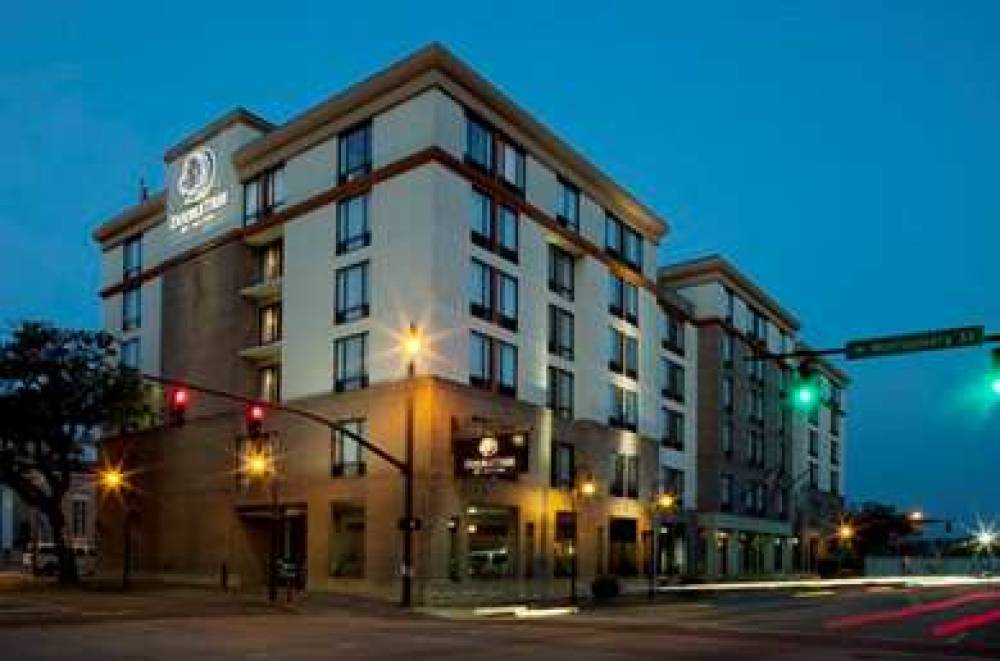 DoubleTree By Hilton Hotel Savannah Historic Dist 2