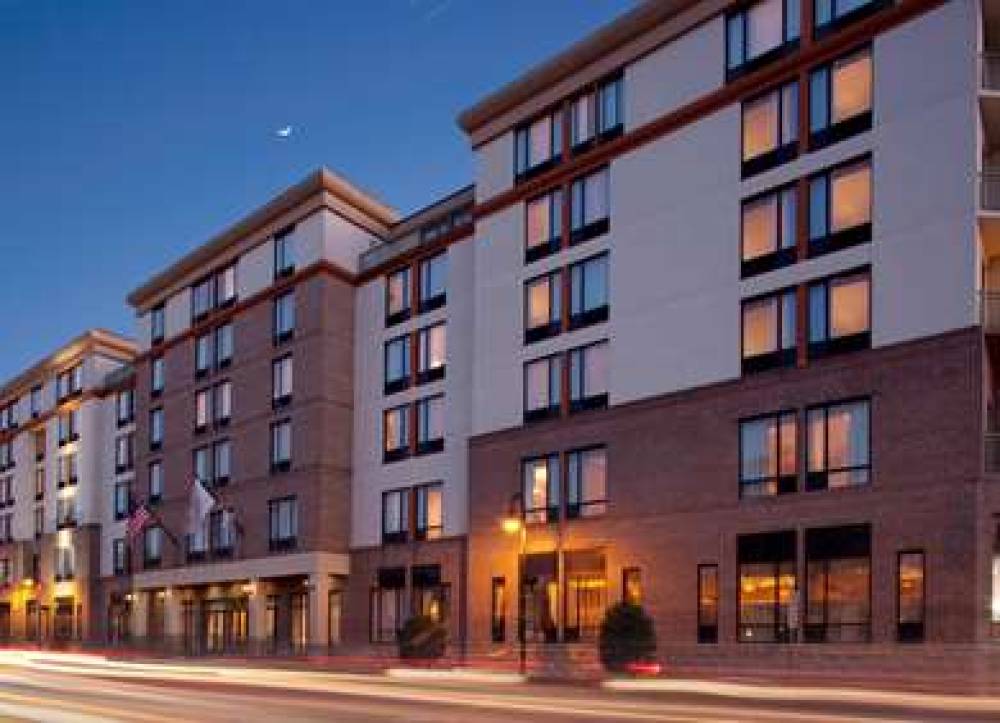 DoubleTree By Hilton Hotel Savannah Historic Dist 3