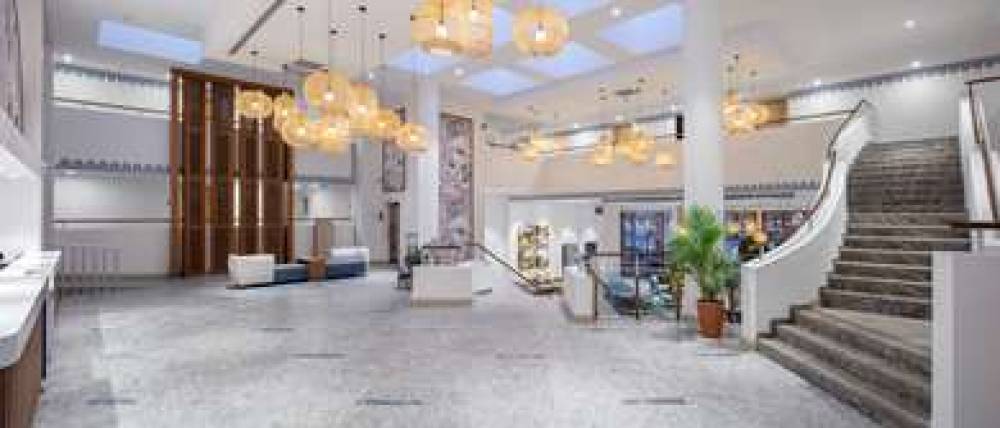 DOUBLETREE BY HILTON ISIL CLUB 9