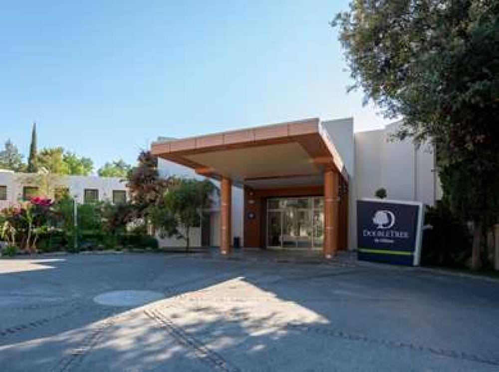 DOUBLETREE BY HILTON ISIL CLUB 4