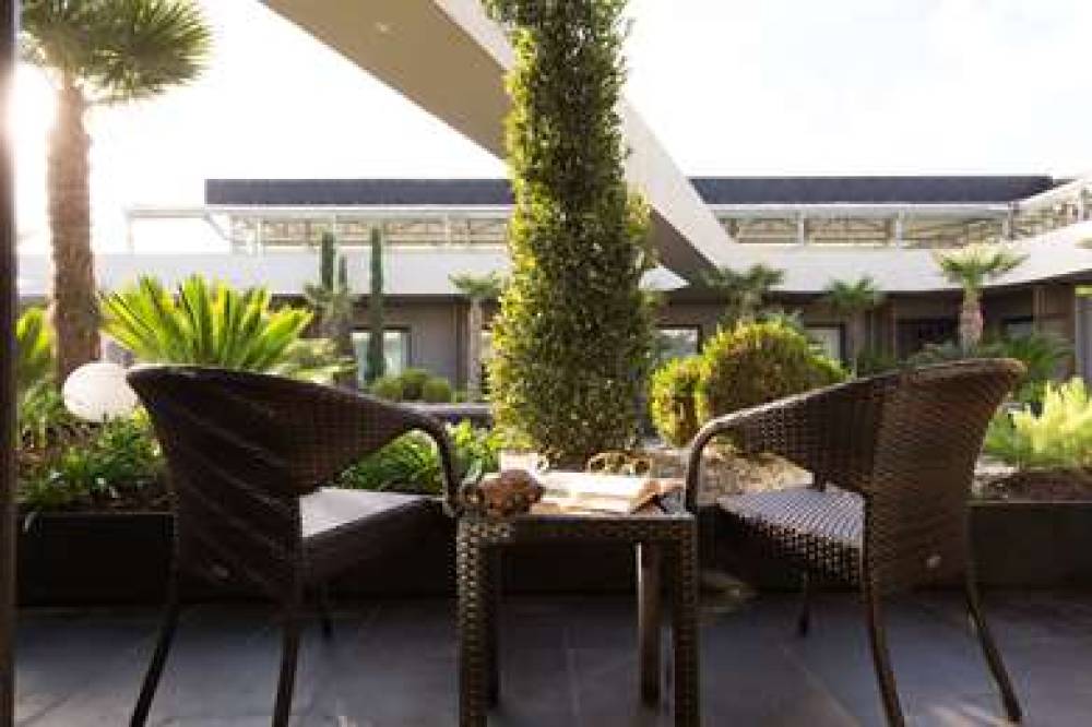 DOUBLETREE BY HILTON IZMIR AIRPORT 7