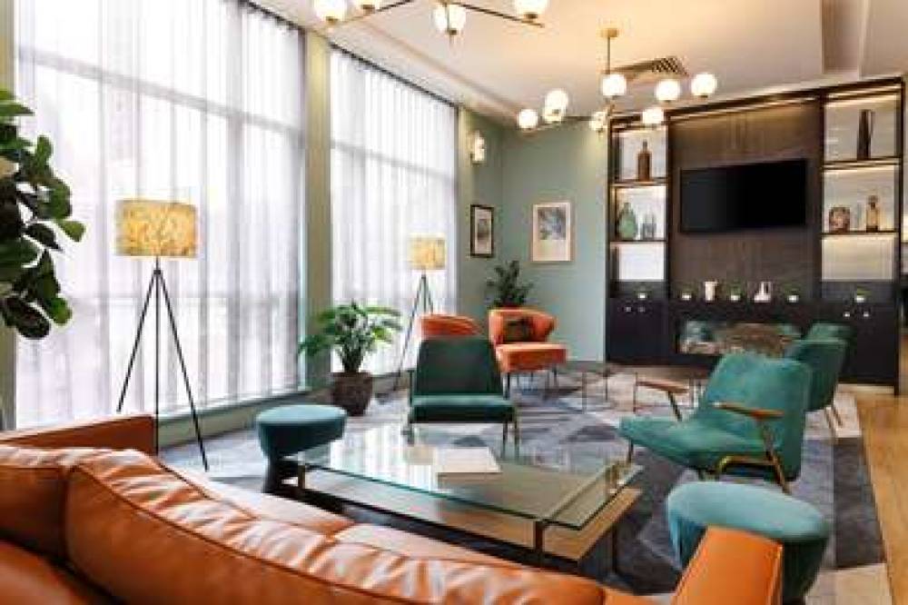 DOUBLETREE BY HILTON LONDON - CHELS 9