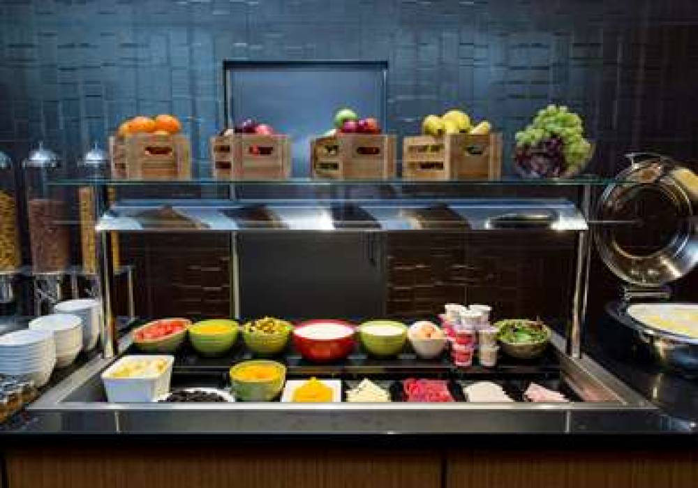 DOUBLETREE BY HILTON LONDON - MARBL 10