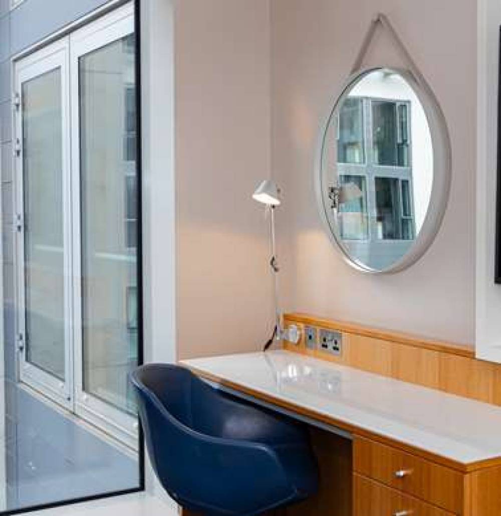 DOUBLETREE BY HILTON LONDON - TOWER 7