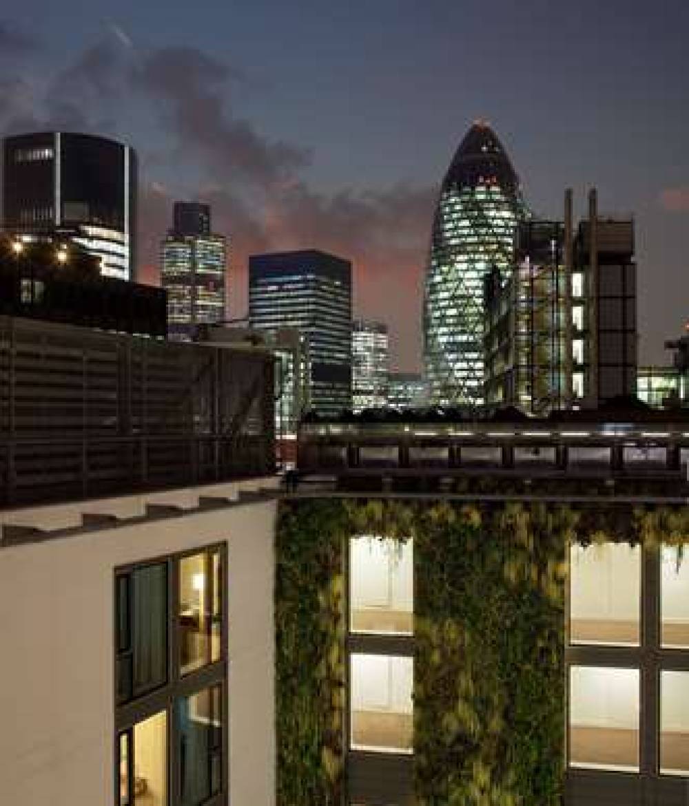 DOUBLETREE BY HILTON LONDON - TOWER 1