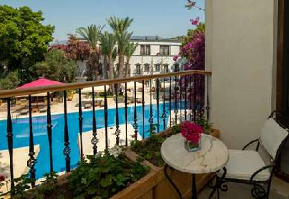 DOUBLETREE BY HILTON MARINA VISTA 2