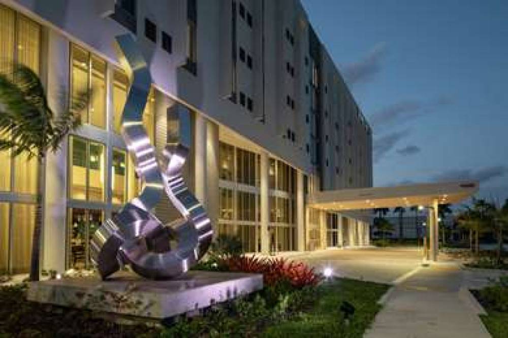 DOUBLETREE BY HILTON MIAMI DORAL 3