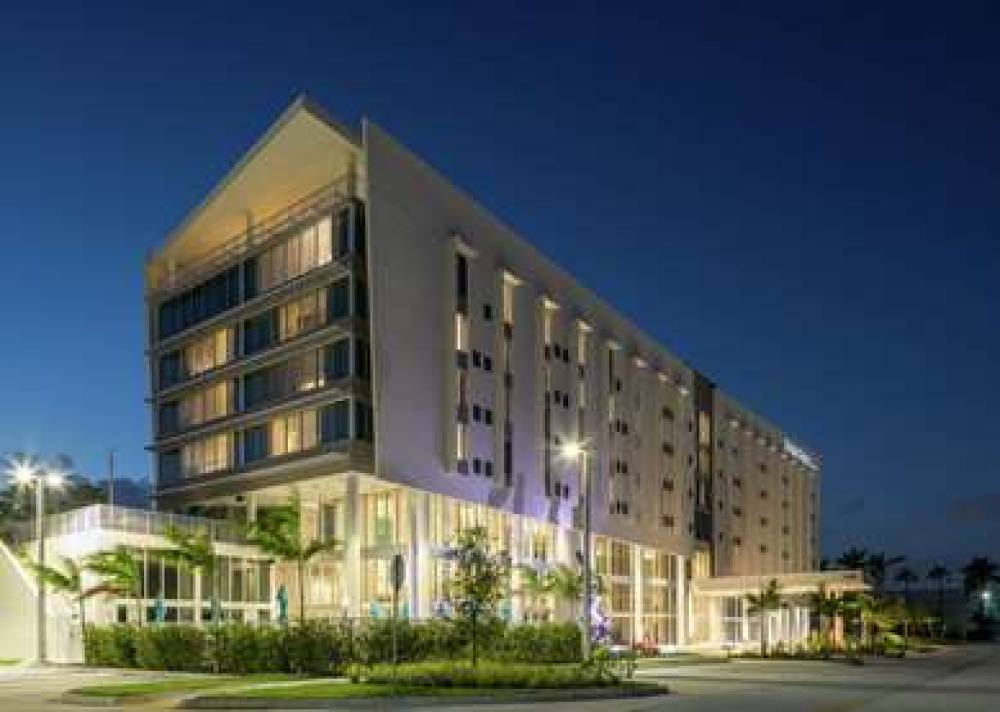 DOUBLETREE BY HILTON MIAMI DORAL 5