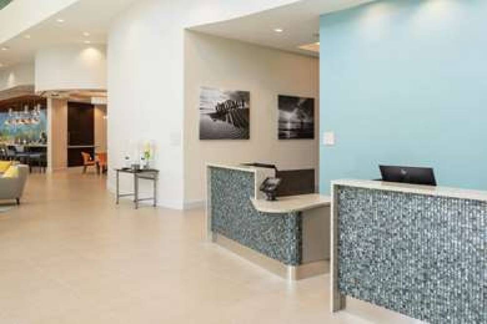 DOUBLETREE BY HILTON MIAMI DORAL 8