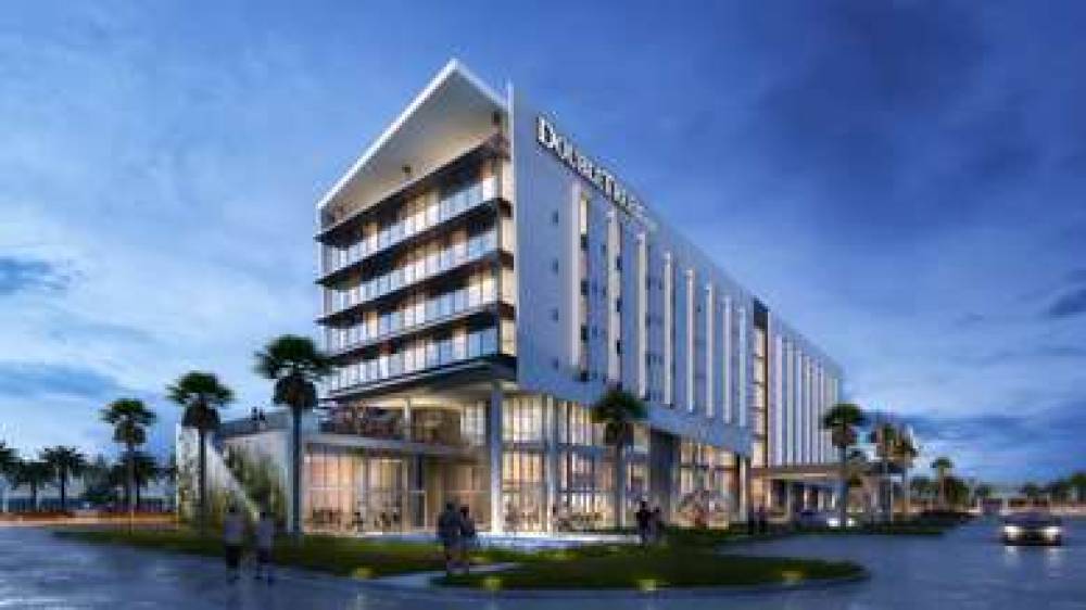 DOUBLETREE BY HILTON MIAMI DORAL 1