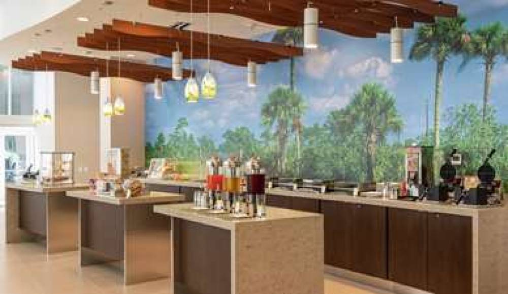 DOUBLETREE BY HILTON MIAMI DORAL 10