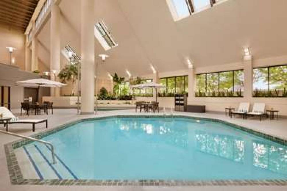 DoubleTree By Hilton Minneapolis-Park Place 10