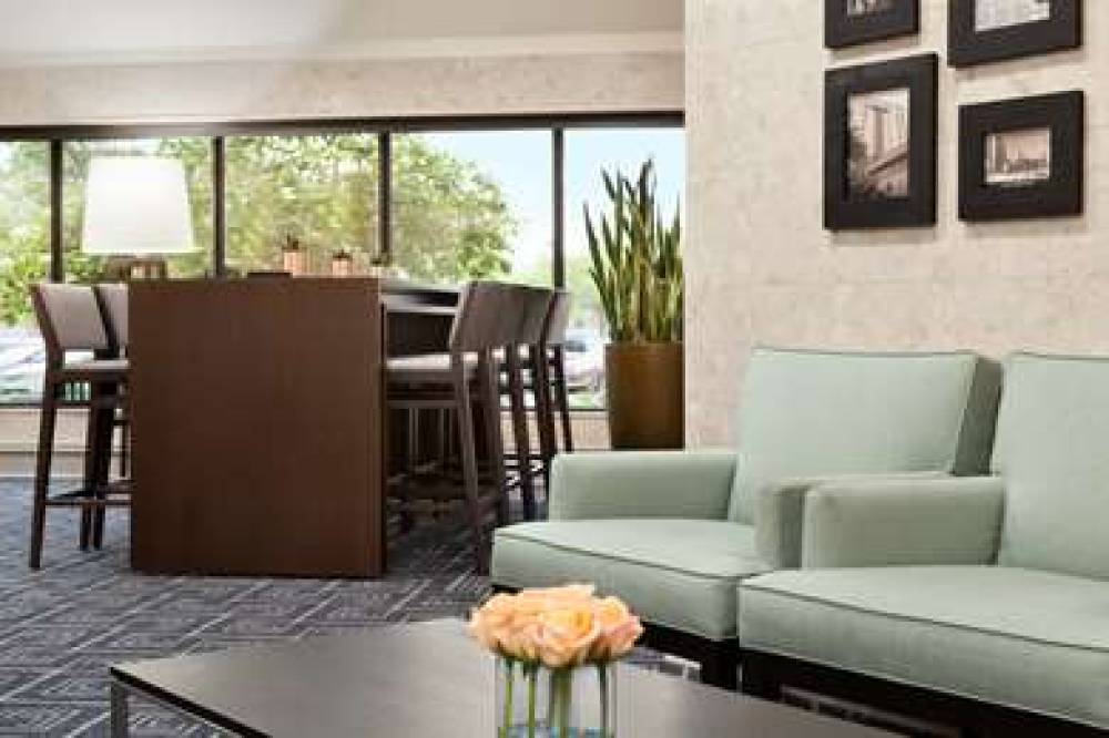 DoubleTree By Hilton Minneapolis-Park Place 3