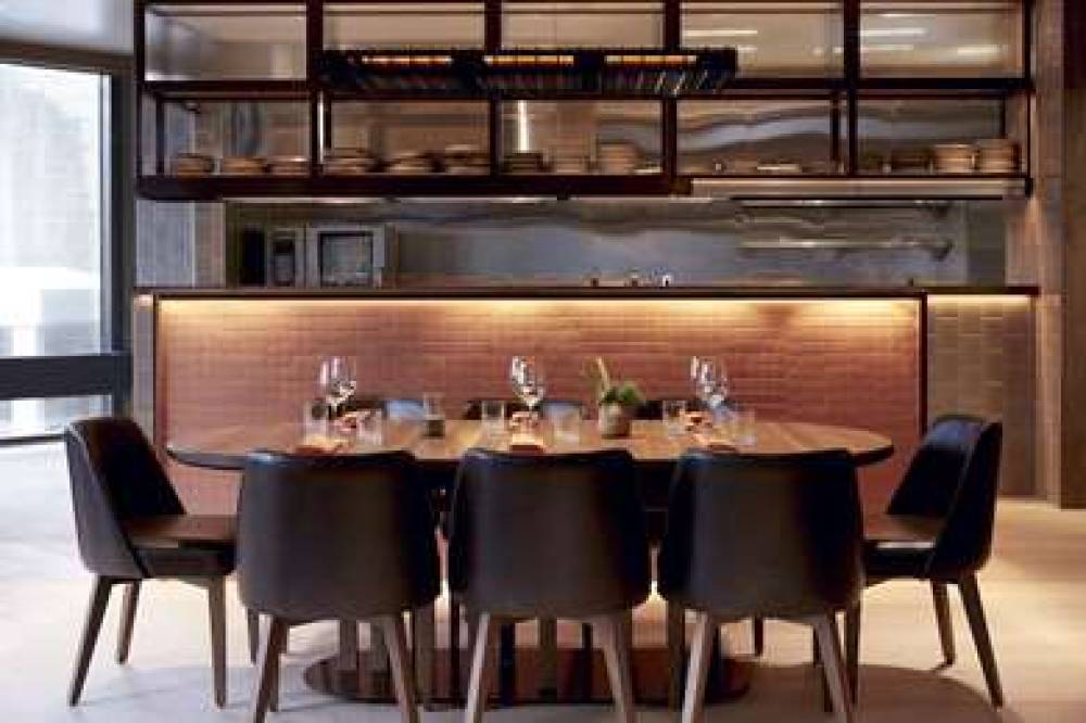 DOUBLETREE BY HILTON MONTREAL 3