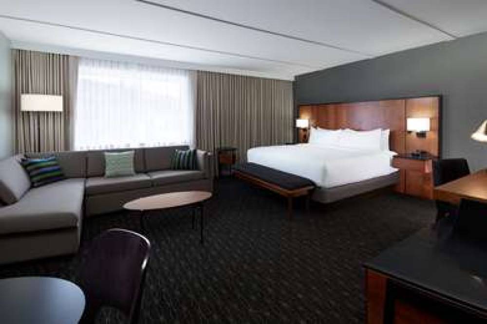 DOUBLETREE BY HILTON MONTREAL-YUL 9