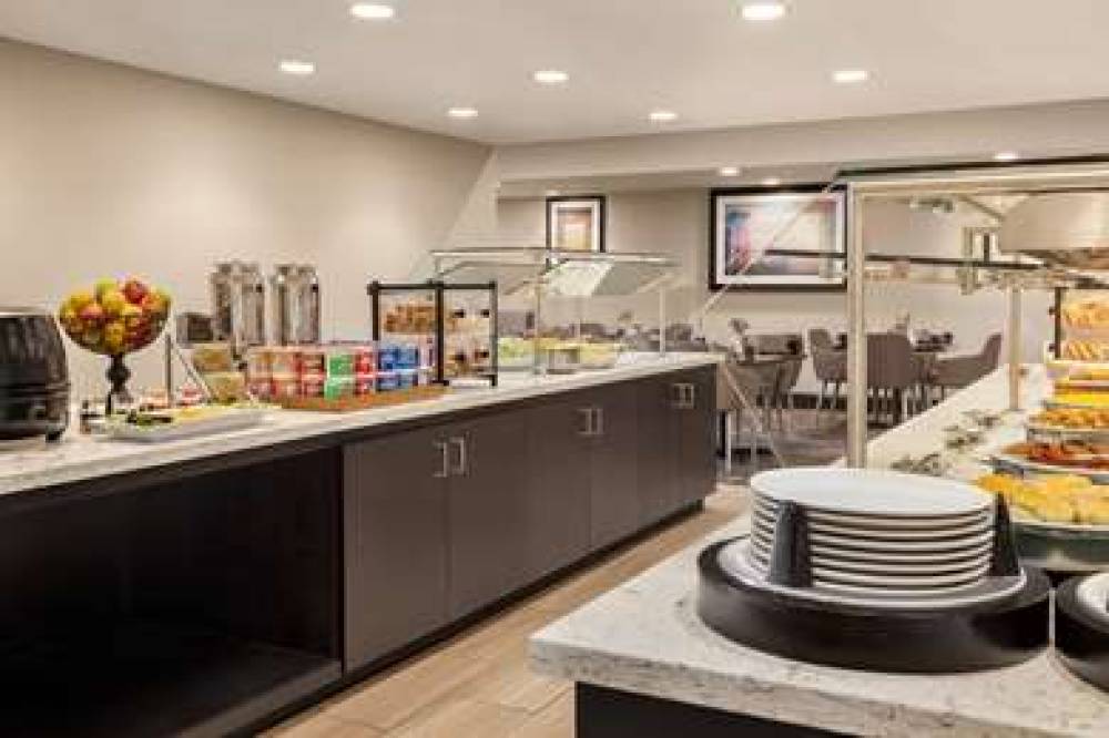 DoubleTree By Hilton New Orleans Airport 10