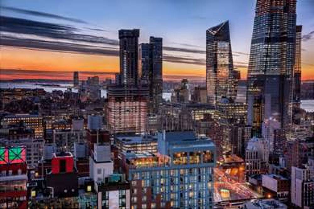DoubleTree By Hilton New York Times Square West 2