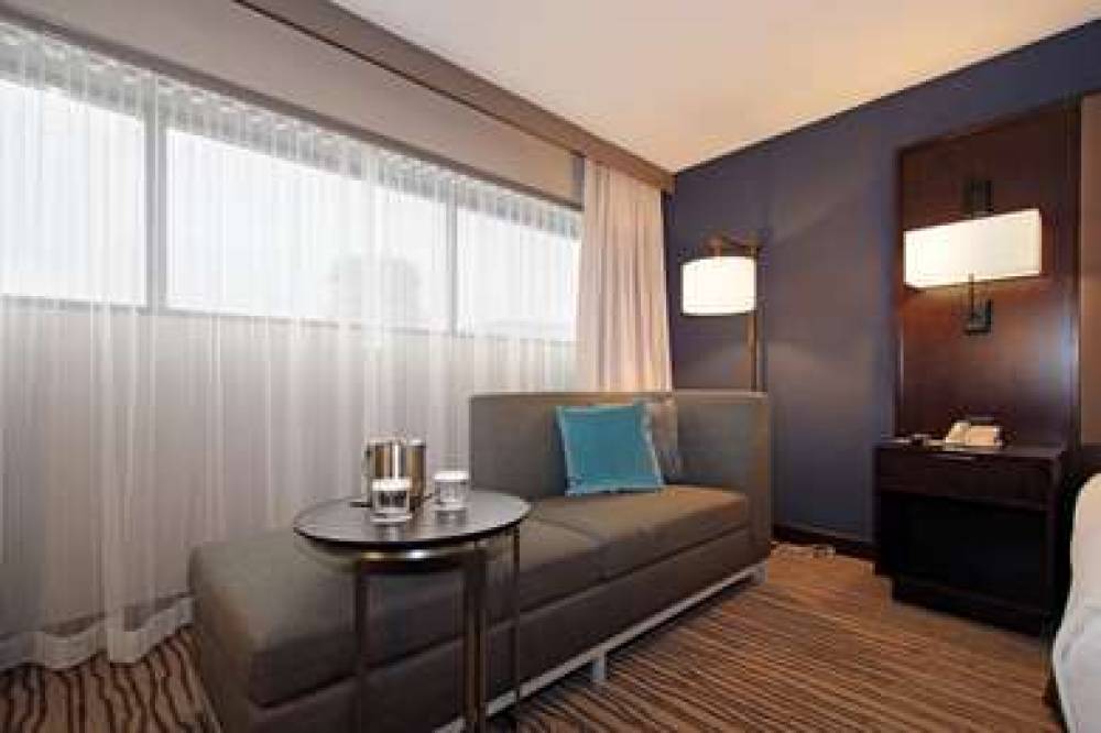 DoubleTree By Hilton Newark Airport 6
